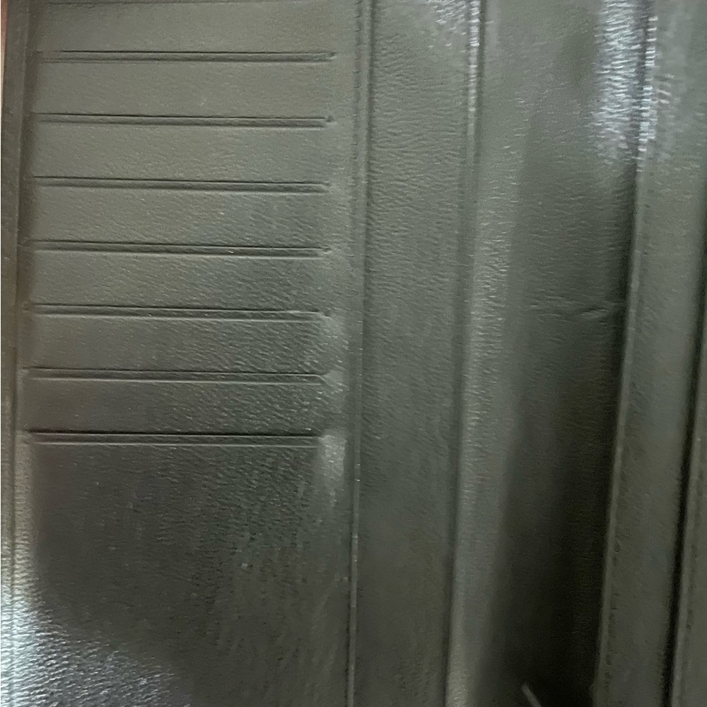CHANEL Calfskin wallet NWOT w/ COA and box! 🌟💫 - Picture 5 of 17